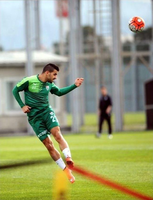 Bursaspor 8 Eksikle Çalıştı