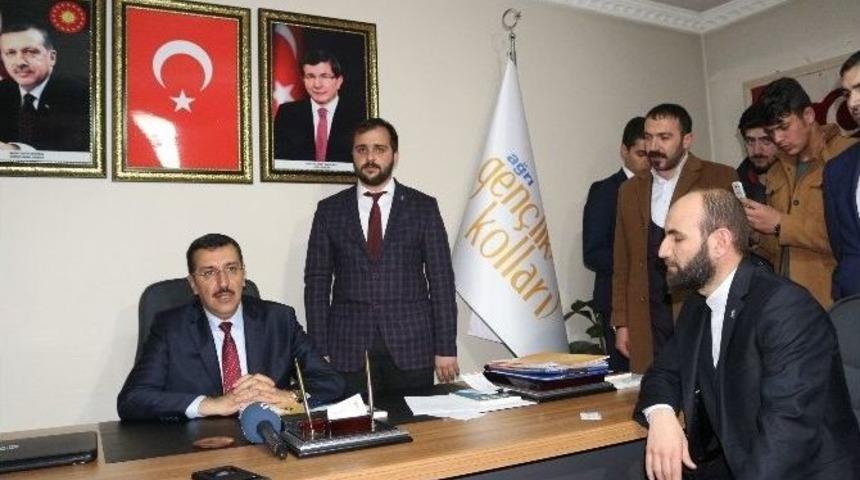 G&uuml;mr&uuml;k Bakanı T&uuml;fenkci, Ak Parti Ağrı İl Başkanlığını Ziyaret Etti