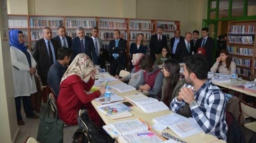 Tatvan&rsquo;da 52. K&uuml;t&uuml;phane Haftası Kutlandı