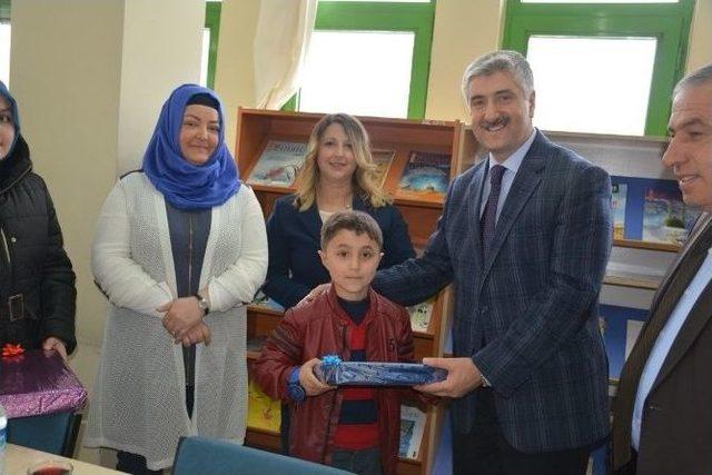 Tatvan&rsquo;da 52. K&uuml;t&uuml;phane Haftası Kutlandı 1