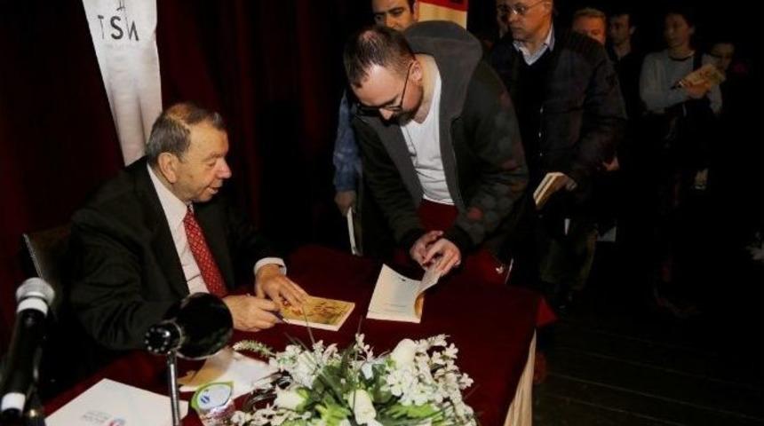 Yılmaz Karakoyunlu "okuma G&uuml;nleri"ne Konuk Oldu
