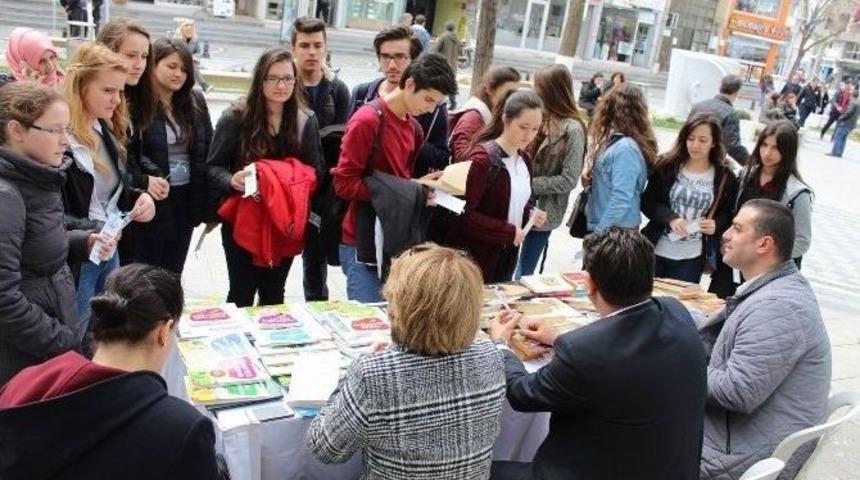 A&ccedil;ık Havada Kitap Okuma Keyfi