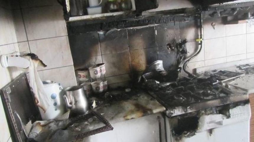 Ocakta Unutulan Yemek Yangına Neden Oldu