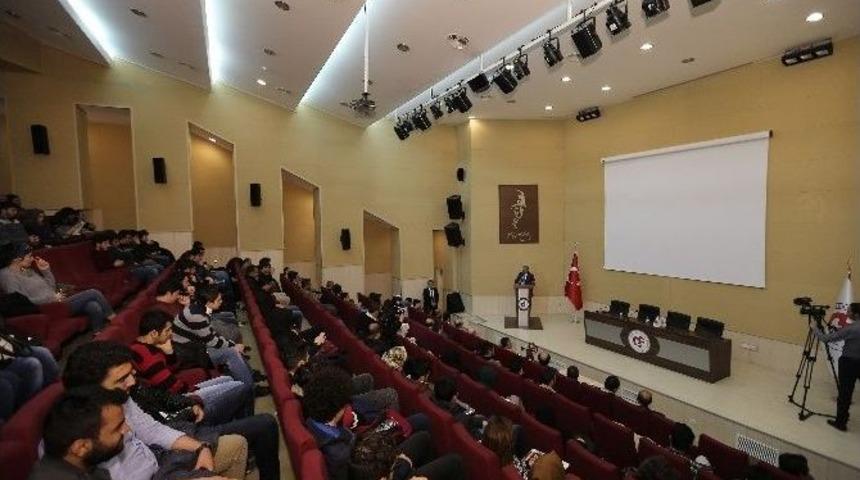 Başkan &Ccedil;elik&rsquo;ten Gen&ccedil;lere &Ouml;nemli Tavsiyeler