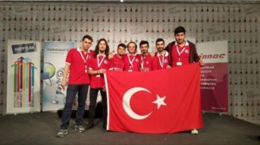 &Ccedil;om&uuml; Robot Ekibi D&uuml;nya İkincisi Oldu