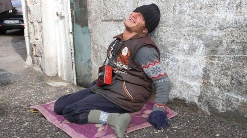 Suriyeli Engelli Gencin Hayalini Fatma Şahin Ger&ccedil;ekleştirdi