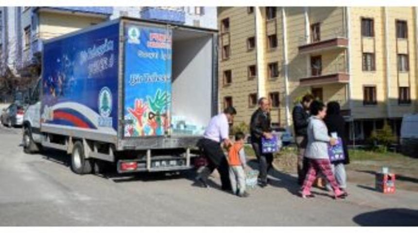Tebess&uuml;m &Ccedil;arşısı&rsquo;ndan Bin 200 Aileye Gıda Yardımı