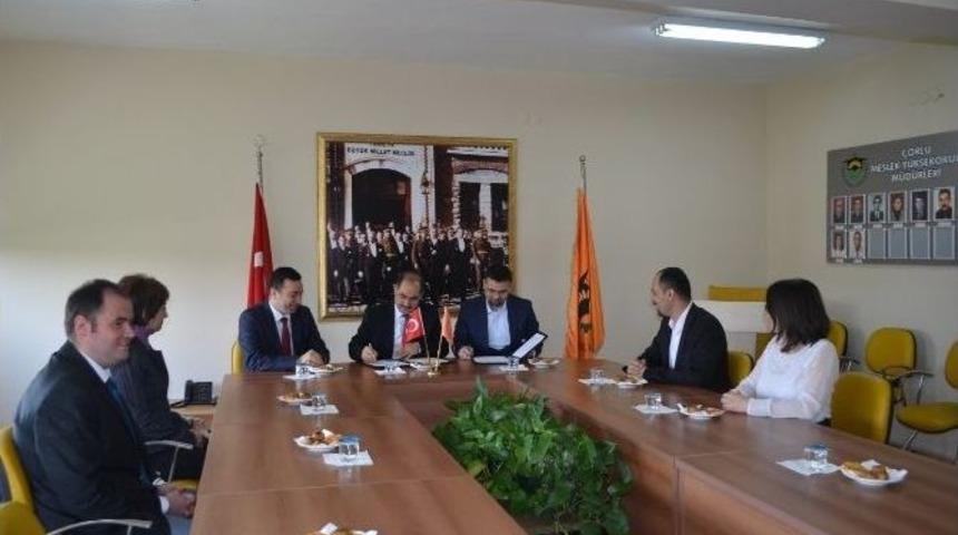 Nk&uuml; &Ccedil;orlu Myo, Coca-cola İle İşbirliği Protokol&uuml; İmzaladı