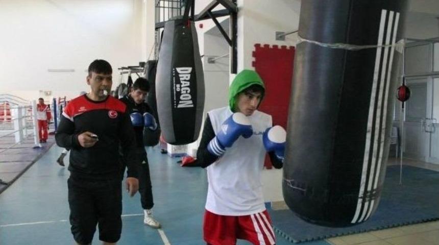 S&ouml;nmez Gen&ccedil; Milli Boks Takımı Baş Antren&ouml;r&uuml; Oldu