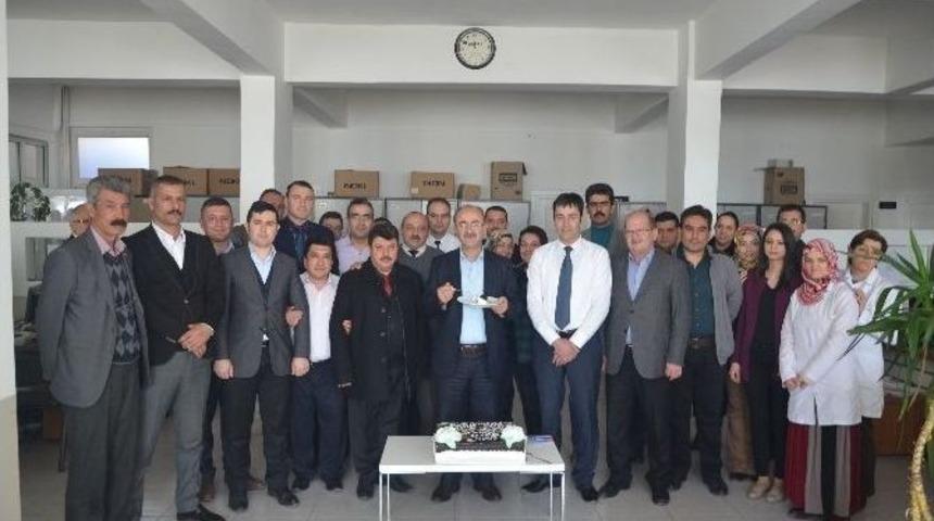 Başkan Şinasi G&uuml;lc&uuml;oğlu&rsquo;na Belediye Personelinden Duygulu S&uuml;rpriz