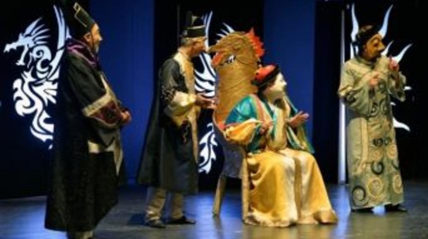 &ldquo;turandot Ve Aklayıcılar Kongresi&rdquo; Tiyatroseverlerle Buluştu