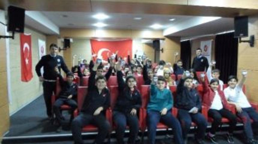 &Ouml;ğrencilere Trafik Eğitimi Verildi