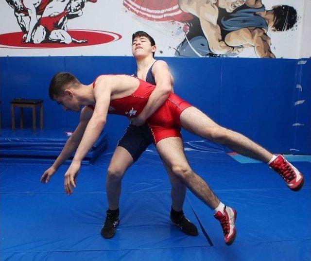 Bayraklı&rsquo;ya Madalya Yağdı 1