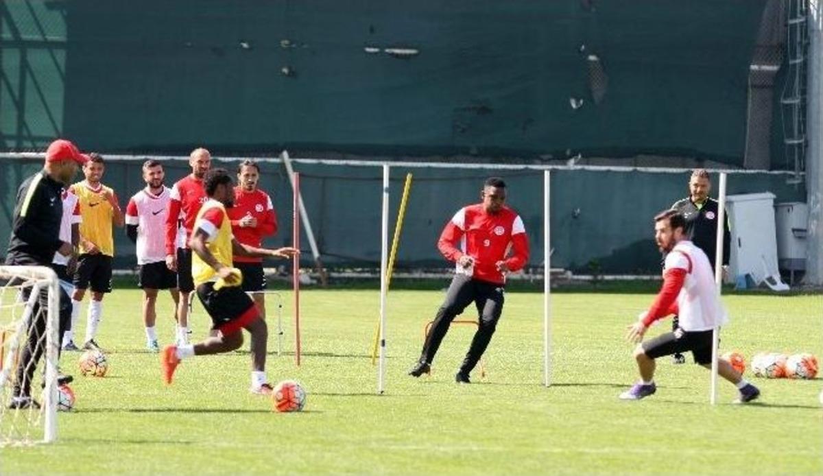 Antalyaspor, Akhisar Belediyespor Mesaisine Devam Etti