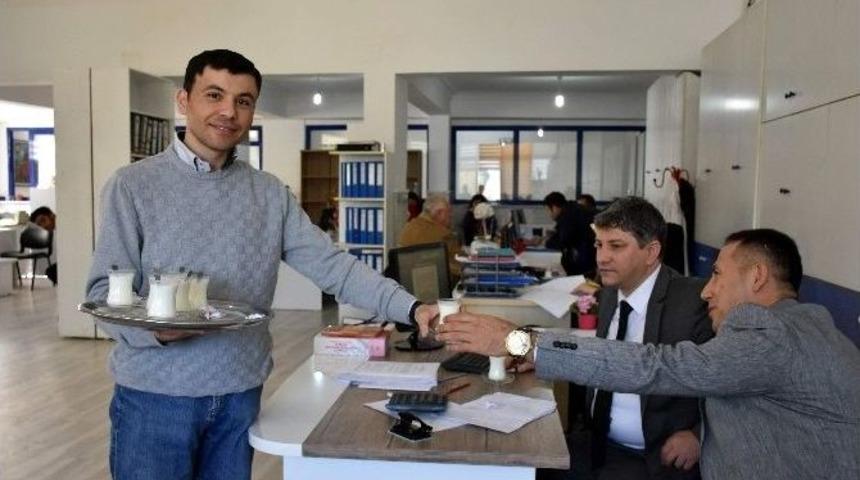 Başkan Kale&rsquo;den S&uuml;t &Uuml;reticilerine Destek