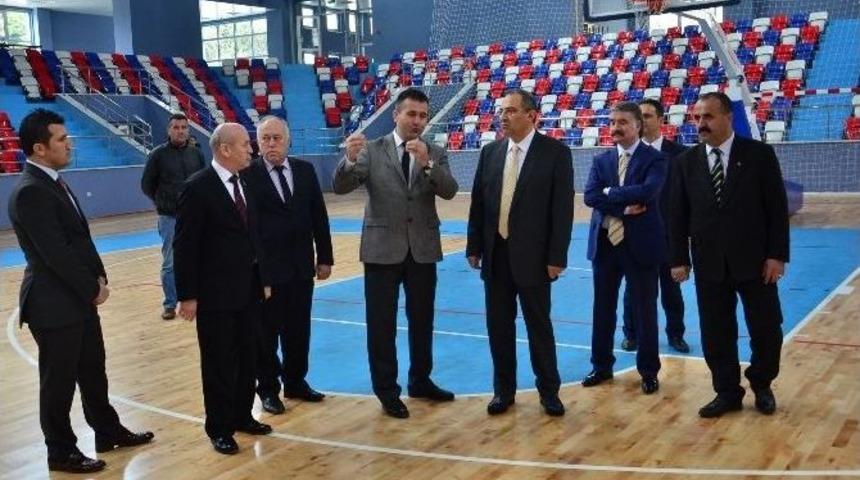 Vali Ali Kaban, Spor Salonunu Gezdi