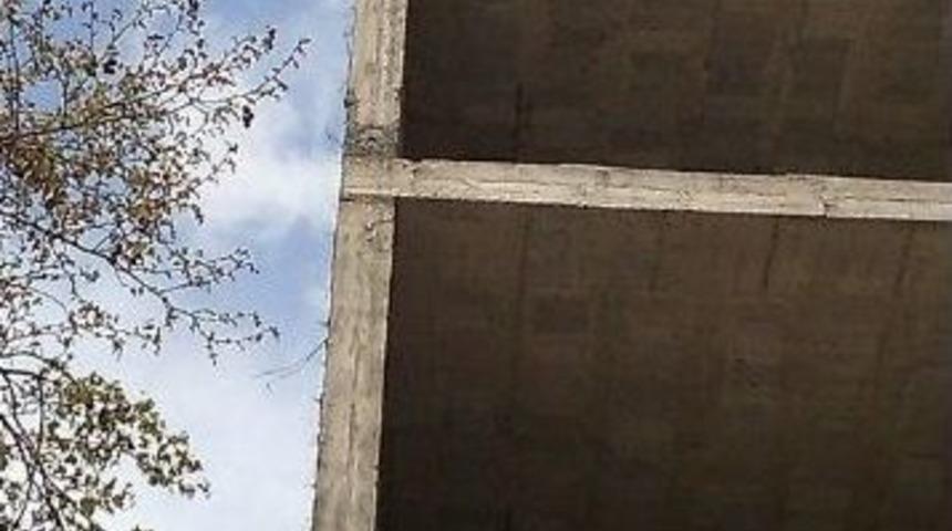 Genç Kız İntihara Teşebbüs Etti