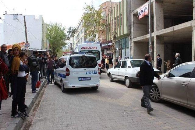 Genç Kız İntihara Teşebbüs Etti 2