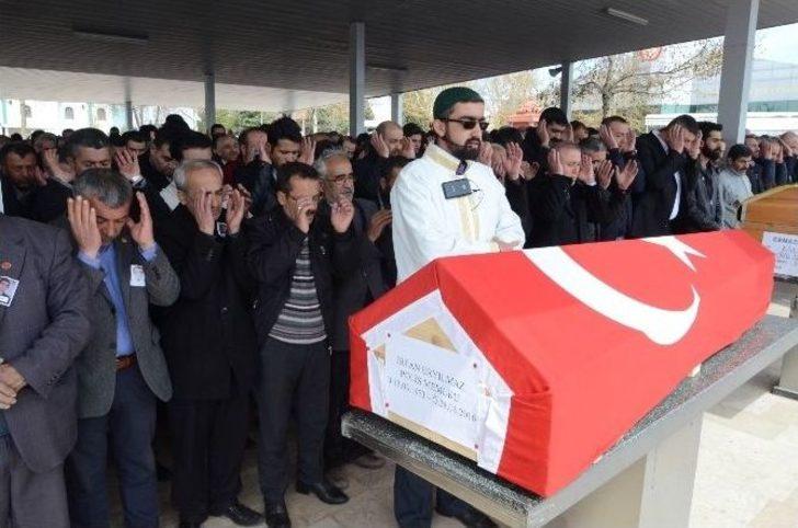 Trafik Kazasında Hayatını Kaybeden Polis Memleketinde Toprağa Verildi G4