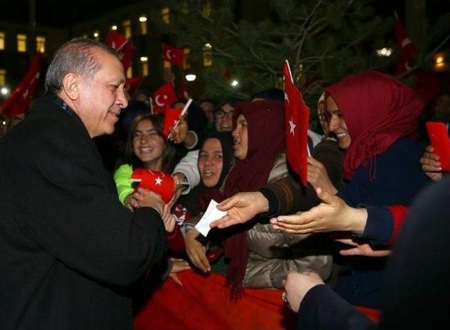 Yozgat İmam Hatip Lisesi Öğrencileri Cumhurbaşkanı Erdoğan İle Tanışmanın Mutluluğunu Yaşıyor