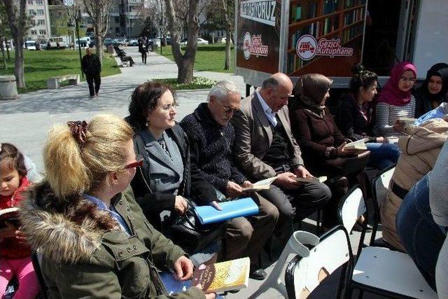 Vatandaşlar Sessiz Okuma Etkinliği’nde Buluştu