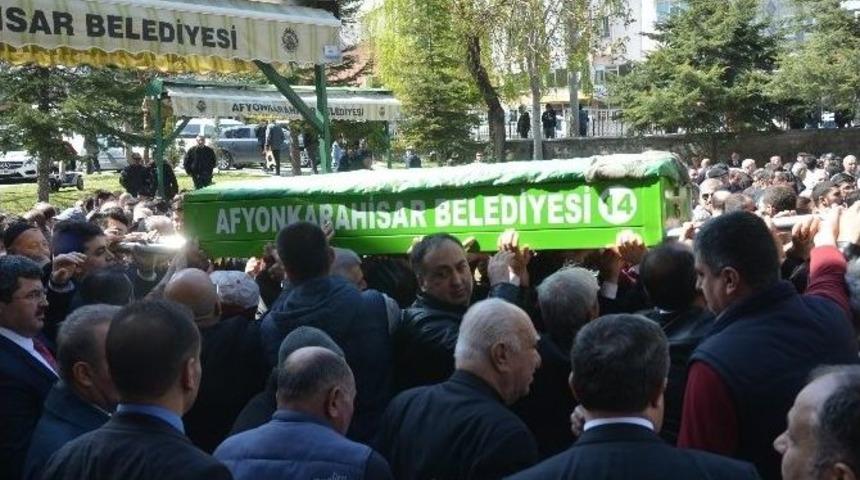 Bakan Eroğlu Sanayici Alimoğlu&rsquo;nun Vefat Eden Annesinin Cenaze T&ouml;renine Katıldı