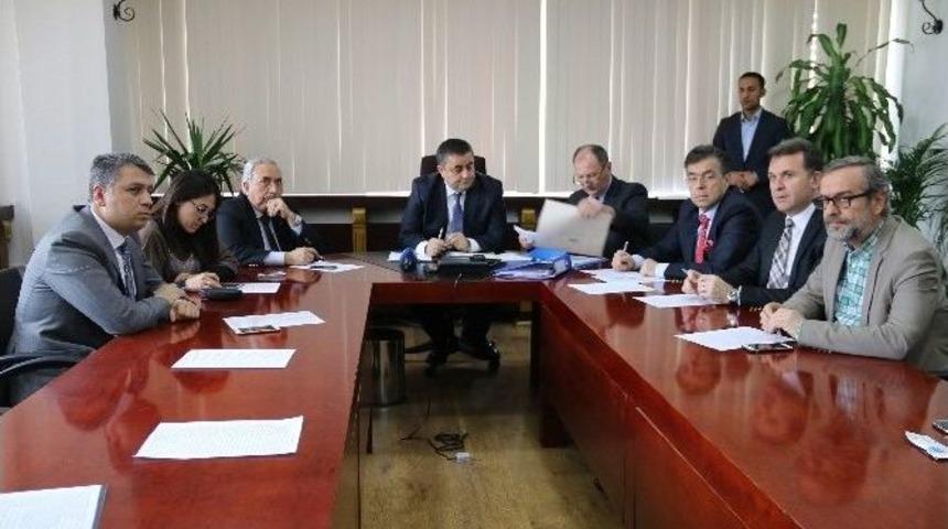 Alt Ge&ccedil;it D&uuml;kkanları Kiraya Verildi