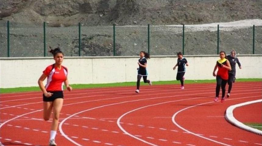 Puanlı Atletizm M&uuml;sabakaları Yapıldı