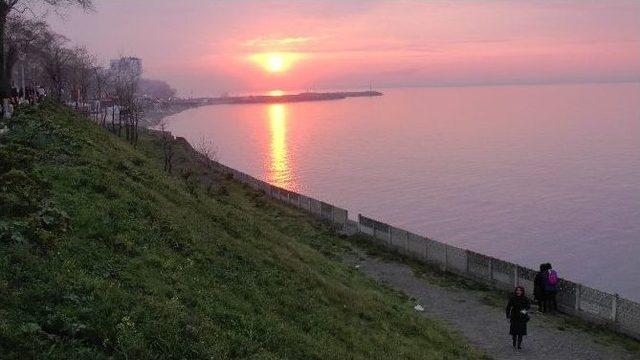Karadeniz’de Gün Batımı İzleyenleri Hayran Bırakıyor 1