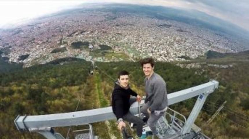 D&uuml;nyanın En Uzun Teleferiğinde Tehlikeli Selfie
