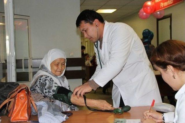 Ahmet Yesevi Üniversitesi Hastanesi’nde Halk Günü