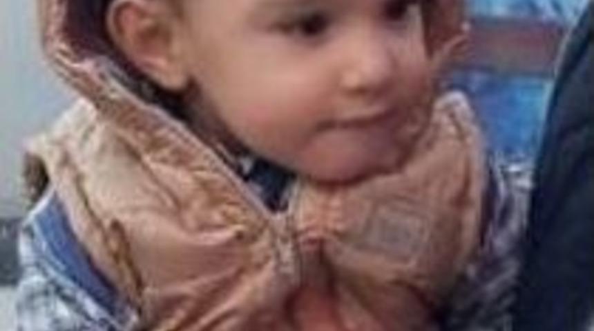 Sakarya&rsquo;da Korkun&ccedil; Kaza: 2 Yaşındaki &Ouml;mer &Ouml;ld&uuml;, Ablası Yaralı