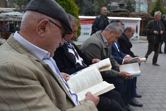 Malatya’da Yarım Saat Kitap Okuma Etkinliği Düzenlendi