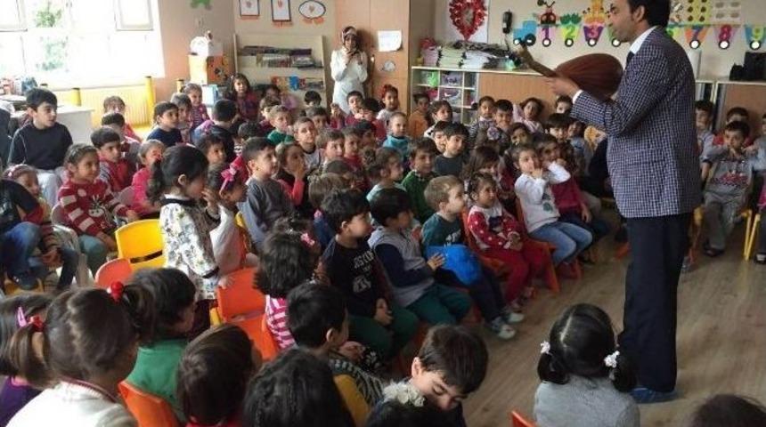 Anaokulu &Ouml;ğrencilerine M&uuml;zik Aletleri Tanıtıldı