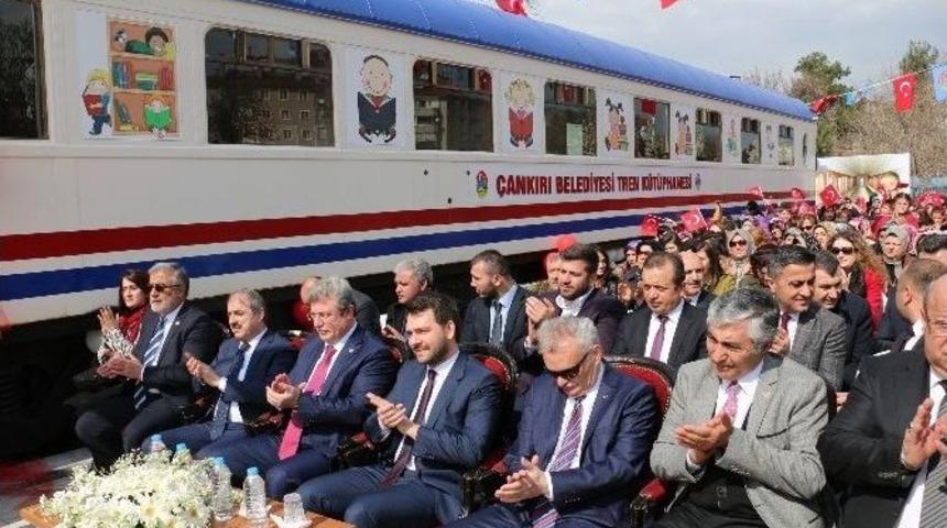 Treni K&uuml;t&uuml;phane Yaptılar