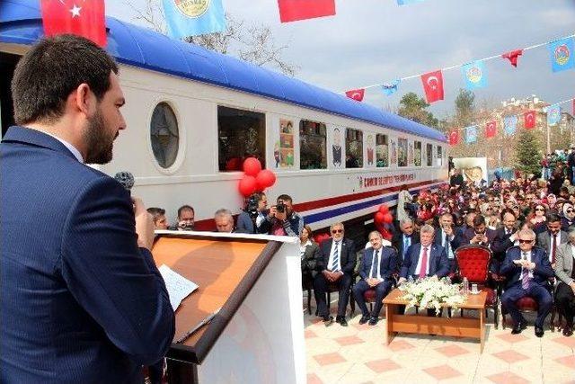 Treni Kütüphane Yaptılar