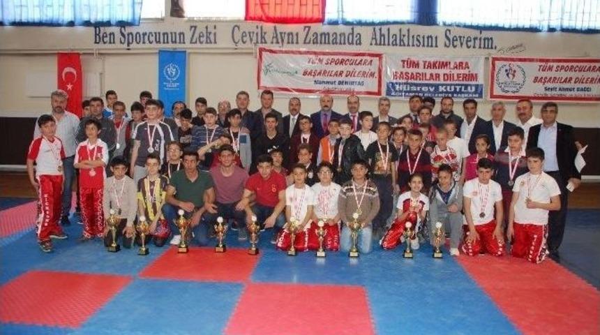 Kick Boks Okullararası İl Şampiyonası Ger&ccedil;ekleştirildi