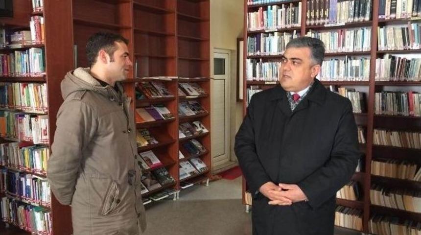Başkan &Ouml;zg&uuml;ven&rsquo;den K&uuml;t&uuml;phane Ziyareti