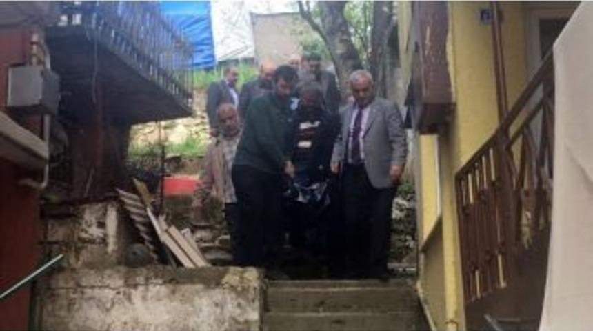 İki &Ccedil;ocuk Annesi Kadın Kendini Doğalgaz Borusuna Astı