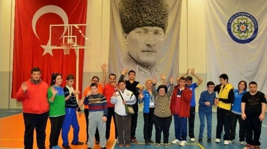 Engelleri Sporla Aşıyorlar