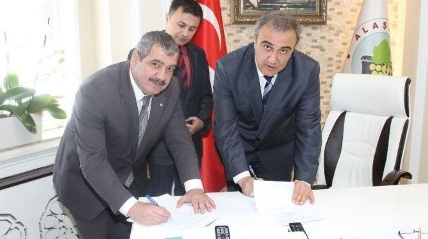 Alaşehir Belediyesi&rsquo;nde Gelenek Yine Bozulmadı