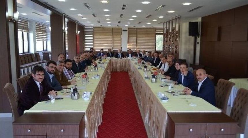 Torun İl&ccedil;e Başkanlarıyla Bir Araya Geldi
