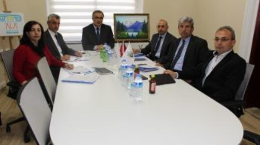 B&uuml;y&uuml;kşehir &Ccedil;alışıyor Alaşehir Gelişiyor