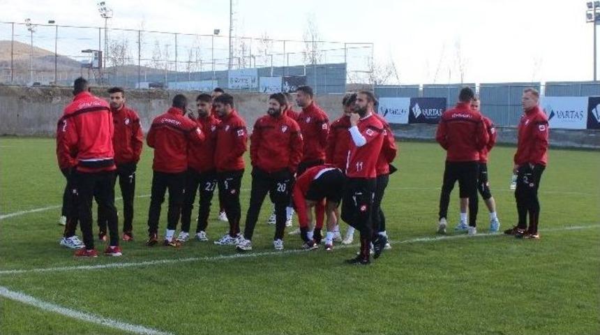 Elazığspor&rsquo;da Futbolcular Eylem Yaptı