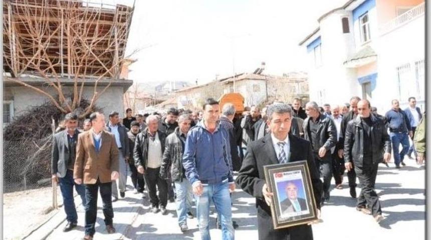 Şube M&uuml;d&uuml;r&uuml; Mahmut Şahin, Dualarla Defin Edildi