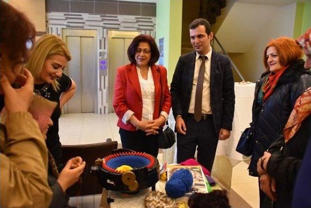 &Ouml;zlem &Ouml;zel El Sanatları Sergisi&rsquo;nin A&ccedil;ılışı Yapıldı 1