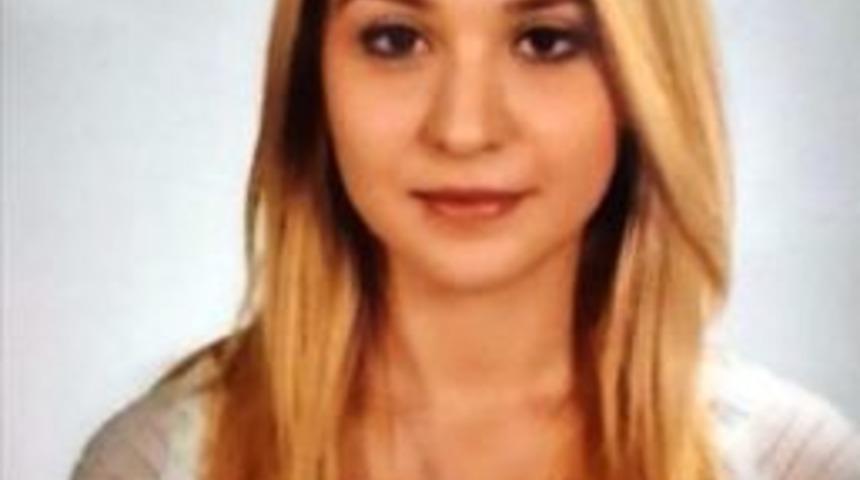 Apart Odasında &Ouml;l&uuml; Bulunan Gen&ccedil; Kız Toprağa Verildi