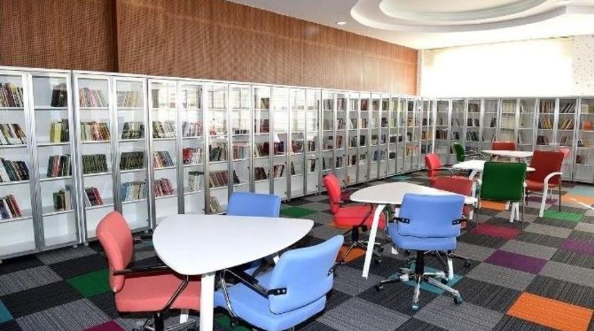 Kernek K&uuml;lliyesi İ&ccedil;erisinde K&uuml;t&uuml;phane A&ccedil;ıldı