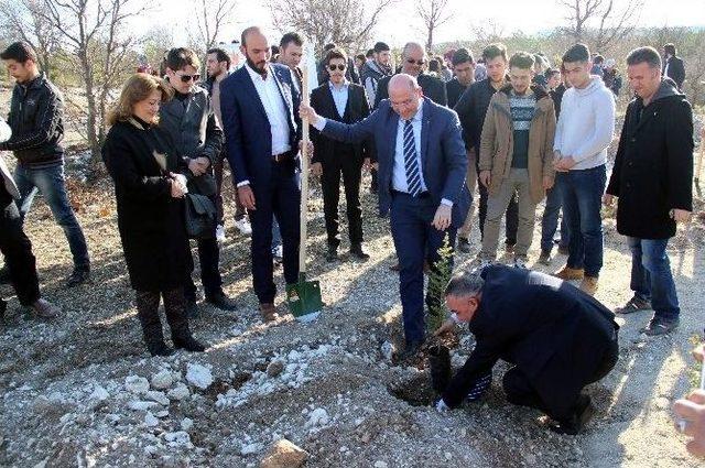 Kütahya Ak Gençlik’ten Hatıra Ormanı