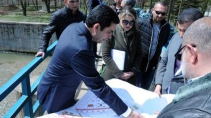 Başkan Bah&ccedil;eci, Piknik Alanı Ve Evcil Hayvan Parkı Projelerini İnceledi